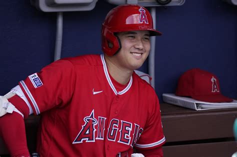 Shohei Ohtani agrees to $700 million, 10-year contract with Los Angeles Dodgers